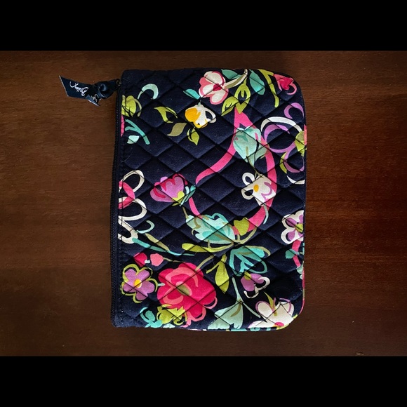 Vera Bradley travel pouch - Picture 2 of 3